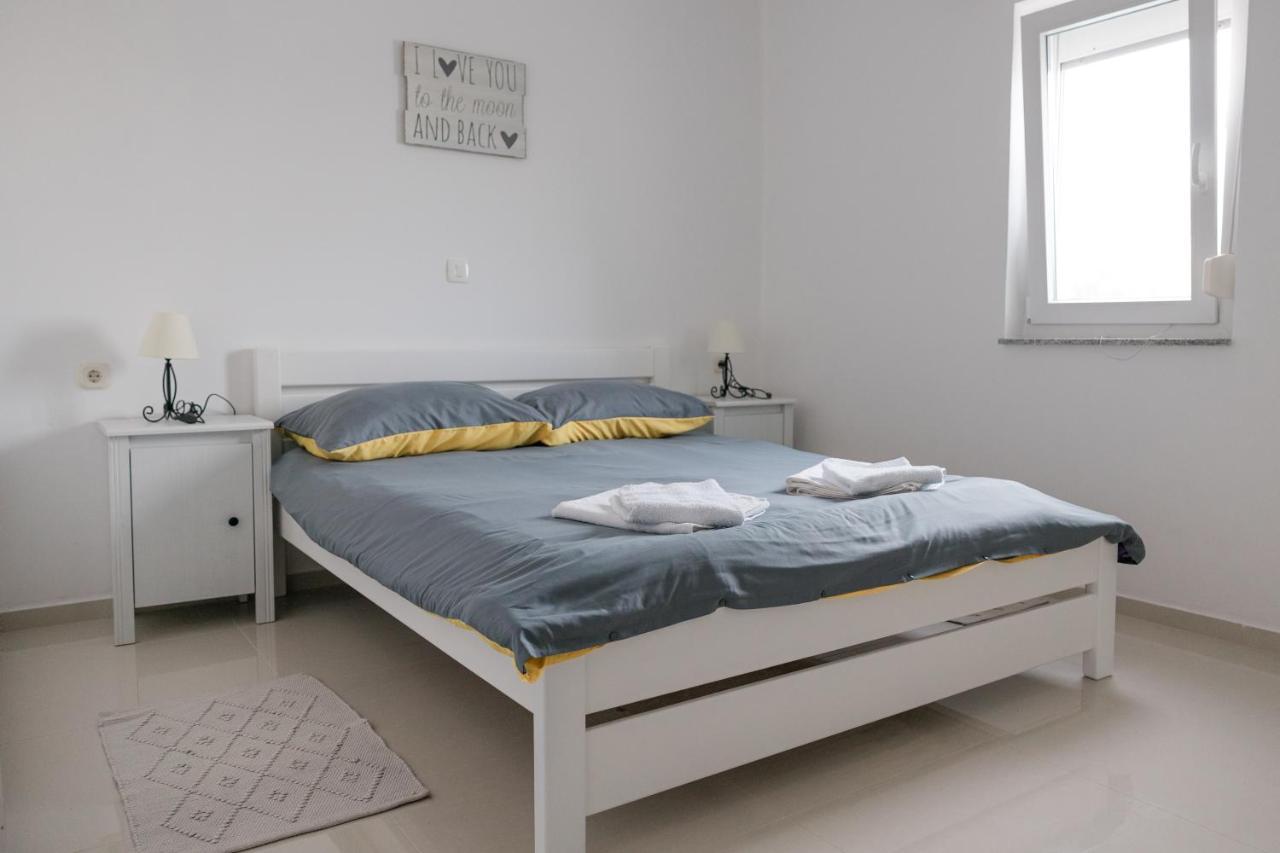Apartments Zanic With Private Swimming Pool And Sea View Starigrad Paklenica Luaran gambar