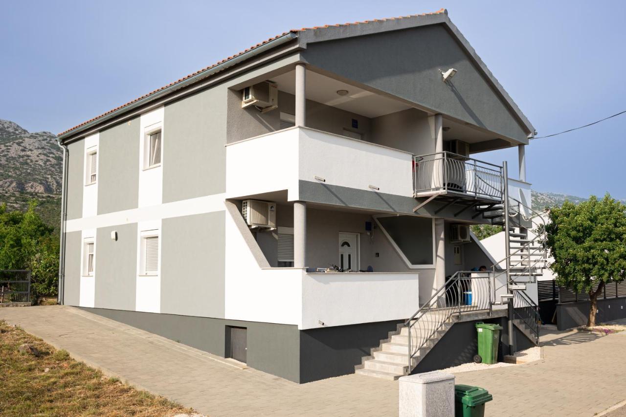 Apartments Zanic With Private Swimming Pool And Sea View Starigrad Paklenica Luaran gambar