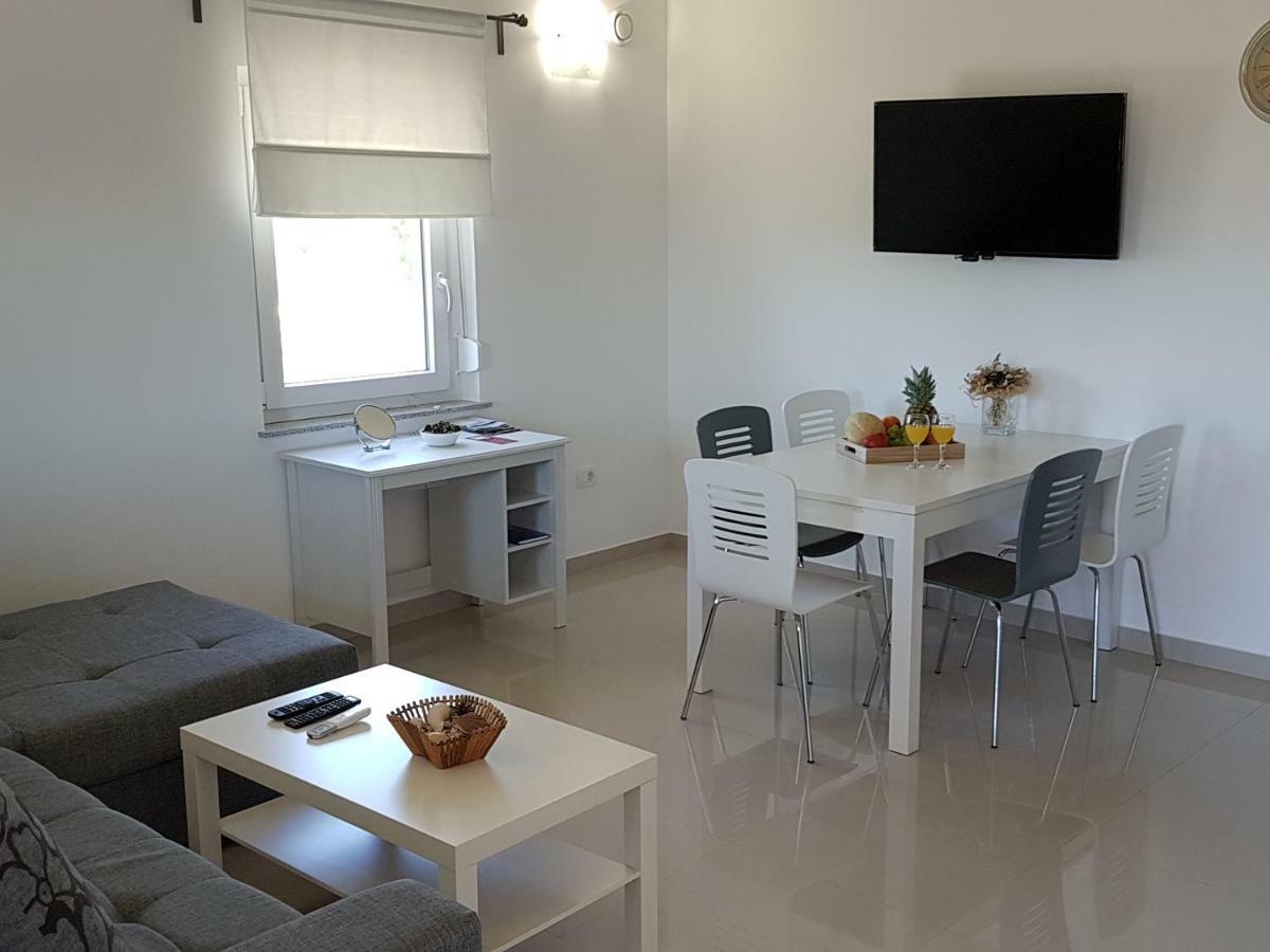 Apartments Zanic With Private Swimming Pool And Sea View Starigrad Paklenica Luaran gambar