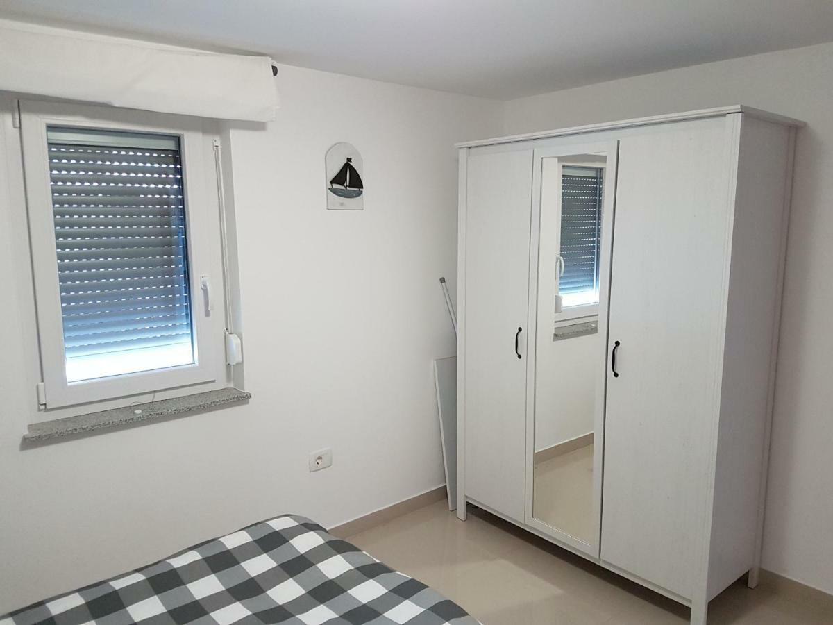 Apartments Zanic With Private Swimming Pool And Sea View Starigrad Paklenica Luaran gambar