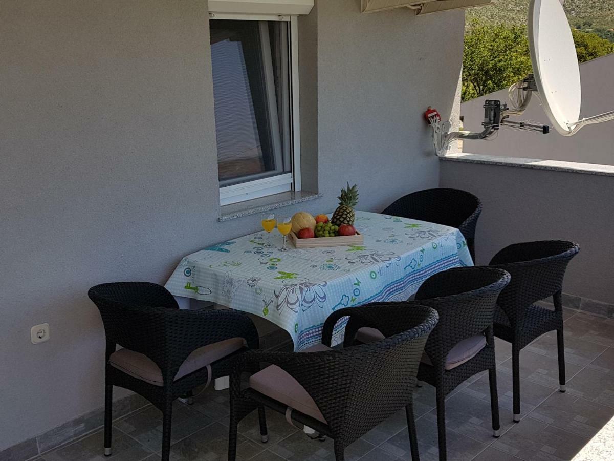 Apartments Zanic With Private Swimming Pool And Sea View Starigrad Paklenica Luaran gambar